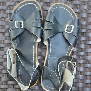 Girls Salrwater Sandals,  Dark brown Size 5